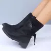 Em Estoque Site Independente Amazon Botas Femininas Plus Size 2026 Chegadas de Inverno Botas Martin Botas de Cano Médio com Salto Grosso Malha Europeia e Americana