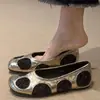 Outono 2026 Novo Bico Redondo Baixo Brilhante Bordado Slip-on Fashionável Versátil Solado Macio Antiderrapante Mocassins