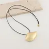 Collar Largo con Cadena de Cuero y Carcasa Metálica Transfronterizo para Mujer, Accesorio Original Sencillo de Cadena para Suéter Colgante al Cuello, Nuevo Modelo 2026