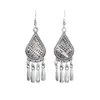 Aretes de Estilo Exótico de Venta Caliente Retro Literario Clásico Dignificado Ganchos para la Oreja Versátil Hueco Moda Borla Colgantes