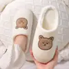 Chinelos Peludos para Mulheres no Inverno, Chinelos Quentes de Pelúcia Bordados com Desenhos para Homens, Chinelos de Algodão para Casa para Homens no Inverno, Estilo Casal no Atacado