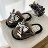 Pantuflas estilo coreano con lazo dulce, pantuflas mullidas de interior para mujer, pantuflas de invierno de suela plana, pantuflas postparto de suela suave