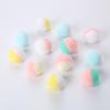 Fábrica de suprimentos para animais de estimação bola de pelúcia dupla bola dupla cor Macaron de Natal brincadeira de perseguição para aliviar o tédio brinquedo para gato