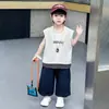 Conjunto de Verão Sem Mangas para Meninos 2026 Novo Estilo Coreano Conjunto Infantil Bordado Calça Anti-Mosquito Colete de Bebê de Verão Fino