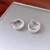 Aretes Redondos de Circonia Galvanizados en Oro Real de 18K, Simples y Versátiles, Aretes de Estilo Lujo Ligero, Aretes de Diseño Casual y Elegante