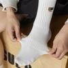Calcetines Bordados Arcoíris al por Mayor Calcetines de Algodón para Hombre de Media Pantorrilla Otoño e Invierno Absorbentes de Sudor y Desodorantes Calcetines Deportivos para Baloncesto Calcetines Largos para Hombre de Moda