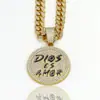 Colgante de Placa Redonda con Goteo de Aceite Incrustada de Diamantes Transfronteriza Europea y Americana, Cadena Cubana de Aleación Elegante Exagerada, Artículo de Letra Inglesa de Moda y Creativo