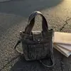 Bolso vaquero vintage único para mujer, moderno para el trabajo y los desplazamientos, bolso tipo cubo versátil, bandolera y bolso de mano