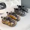 Zapatos de niña 2026 otoño nuevos zapatillas estilo coreano zapatos casuales para niños zapatos para exteriores de senderismo para estudiantes zapatos de papá para niñas