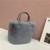 Bolso de mano tipo cesta de verduras nuevo Otoño e Invierno 2020 simple conveniente práctico imitación piel de pelo bolso de hombro