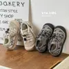 Nuevos Zapatos Casuales para Niños Primavera 2026 Moda Cordón Punta Cerrada Anti-Pateo Tenis para Bebé Niños y Niñas Zapatos Individuales