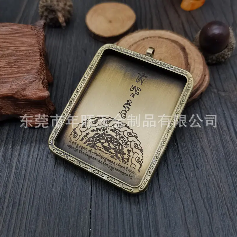 仿古作旧唐卡嘎乌盒 (18).jpg