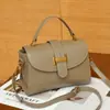Bolsa transversal feminina de couro bovino genuíno de camada superior 2026 bolsa de mão de moda vintage com toque de luxo para o dia a dia bolsa de ombro