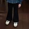 Conjunto de Camisa para Niñas Primavera y Otoño 2026 Nuevo Estilo Popular de Moda Top de Mezclilla Ceñidor de Cintura Jeans Acampanados Versátiles