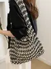 2026 Verano Nuevo Bolso de Hombro de Malla Hueca Estilo Coreano de Moda Bolso de Mano Tejido de Alta Moda para Vacaciones en la Playa