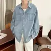 Camisa masculina madura e estilosa com um design único, coleção original de outono, com um toque fluido, jaqueta camisa preta de corte solto