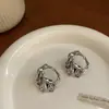 "Abalorio Floral de Perla" aretes de botón florales vintage con circonita y perla, aretes de lujo ligero de alta gama con un diseño único, aretes de nicho