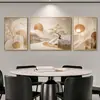Pintura decorativa color champán dorado apagado, arte de pared moderno de lujo ligero con paisaje y plantas para sala de estar, aleación de aluminio con película de cristal, directo de fábrica