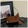 Elegante y estiloso bolso de mano vintage de gamuza, nuevo modelo 2026, versátil para el trabajo, se puede llevar al hombro o cruzado