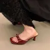 Chinelos de Salto Alto Franceses para Mulheres, Sandálias de Tira Única com Bico Quadrado e Salto Fino para Uso Externo no Verão, Versátil Elegante, Faz os Pés Parecerem Brancos