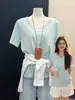 Camiseta de Algodão Solta com Gola U e Floco de Neve para Mulheres, Casual Fina de Manga Curta Estilo Verão 2026, Adequada para Mulheres Ligeiramente Cheias, Versão Coreana, Camiseta Básica de Camada Interna