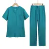 Uniformes cirúrgicos médicos estéticos de alta qualidade para mulheres, macios e amigáveis à pele, com corte slim, especializados para gerenciamento de pele e clínicas odontológicas.