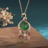 Colar Banhado a Ouro Estilo Chinês Tradicional com Pingente de Calcedônia Natural para Mulheres, Design de Nicho, Acessório de Corrente para Clavícula Levemente Luxuoso e Elegante