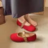 Zapatos casuales tipo Mary Jane planos de estilo francés para mujer, nuevo modelo 2026 para primavera y otoño, adecuados para combinar con faldas, mocasines de noche de suela blanda