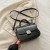 Bolso de Silla de Montar Texturizado de Moda Estilo Coreano Modelo Nuevo 2025 Elegante Bolso Cuadrado Pequeño para Hombro Cruzado de Viajero