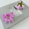 Xiaolijiu Flor Artificial Roupa Chapéu de Formatura com Flor Caixa de Presente com Flor Grampo de Cabelo Material de Flor Arranjo de Flores para Casamento Parede de Flores Arranjo de Flores Atacado