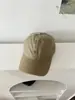 ¡Ladrones fuera del sombrero! Gorra de béisbol retro roja de tela suave ~ Preparación bi para mujeres coreanas ~ ¡Gorra pequeña para lucir en primavera y verano!