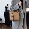 Bolso de Mano de Diseño Nicho de Gran Capacidad para Mujer 2025 Otoño e Invierno Nuevo Bolso Tote de Alta Gama para Viaje al Trabajo Bolso de Hombro
