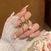 Brincos de Estrela Coloridos Assimétricos Femininos Estilo Mori Versátil Nicho Brincos de Pérola Moda de Alta Qualidade Joia de Orelha Elegante