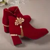 Sapatos de casamento estilo floral na cor bordô para mulheres, de salto baixo, sapatos de noiva estilo chinês Xiuhe que são confortáveis para os pés