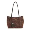 Bolsa Tote Camurça Cruzada Grande Capacidade Estampa de Leopardo Retrô Bolsa de Ombro Moda para o Trabalho Bolsa de Mão Feminina Venda por Atacado de Fábrica