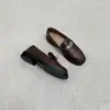 Versão de couro de vaca Vintage Lavado Couro de cavalo Mocassins artesanais Femininos Clássico Fivela Pequenos Sapatos de couro Sapatos antigos de salto baixo em couro genuíno