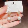 Retro Francés Zirconia Hojas Perla Grande Hebilla Oreja Sentido de Diseño Alto Sentido Lujo Ligero Elegante Simple Pendiente Joyería para Orejas