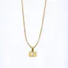 Moda de Personalidad de Nicho Minimalista Estilo Ins Artístico Acero Inoxidable Chapado en Oro de 18K Diamante Tachonado Colgante de Sobre Cadena para Clavícula para Mujeres