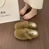 Sapatos femininos externos brancos e fofos, modelo outono/inverno 2026, mules fechados sem cadarço, pantufas de algodão quentes e felpudas