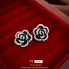 Pendientes de Flor Tachonados de Diamantes Simples de Aguja Plateada, Pendientes de Lujo Ligero de Nicho de Gama Alta, Accesorios para Orejas Elegantes Versátiles de Moda al por Mayor para Mujeres