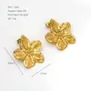 Brincos de Aço Inoxidável Estilo Ins Europeu e Americano Florais para Mulheres, Brincos de Tarraxa Texturizados da Moda 18K, Brincos de Design de Nicho de Luxo Leve