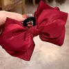 Elegante Presilha de Cabelo Vermelha de Laço para Ano Novo Headwear Moda Feminina Presilha de Tubarão para Cabelo Headwear de Alta Qualidade