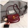 Bolsa de Couro Macio de Alta Qualidade Transfronteiriça para Mulheres Outono e Inverno 2026 Nova Tendência Bolsa de Corrente Grande Capacidade Ombro Único Transversal Bolsa Sela