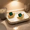 Pendientes Coreanos de Acero Inoxidable en Forma de Abanico Estilo Mid-Century Oro Verde de Alta Gama Lujo Ligero Nicho Pendientes Retro Pendientes para Mujer Venta al por Mayor