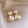 Pendientes de Botón de Zircón Perla con Pluma Perlada - Lujo Ligero, Gama Alta, Versátiles, Pendientes de Diseño Único para Mujer
