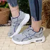 Zapatos de papá de malla transpirable de gran tamaño para comercio exterior, con plataforma alta para aumentar la altura, para mujer, nuevas zapatillas casuales de verano 2026 para personas menudas
