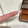 Nuevo Anillo Fino de Lujo Nicho Estilo Francés con Microincrustaciones Doradas para Mujer, Anillo Abierto Versátil de Gama Alta con Diseño de Espina de Pescado y Diamante Cuadrado Ajustable