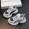 Nuevos zapatos deportivos para niños, invierno, cuero impermeable, forro polar, cálidos, adecuados para niños y niñas, niños pequeños y niños pequeños, zapatos para correr y casuales
