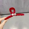 Pinza para el pelo de felpa roja de Año Nuevo para mujer, Pinza de tiburón de alta gama para otoño e invierno para la parte posterior de la cabeza, Elegante horquilla para el pelo