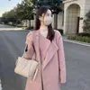 Elegante casaco de lã rosa estilo Hepburn para mulheres, nova versão coreana outono e inverno, casaco de lã solto e modelador para figuras petite